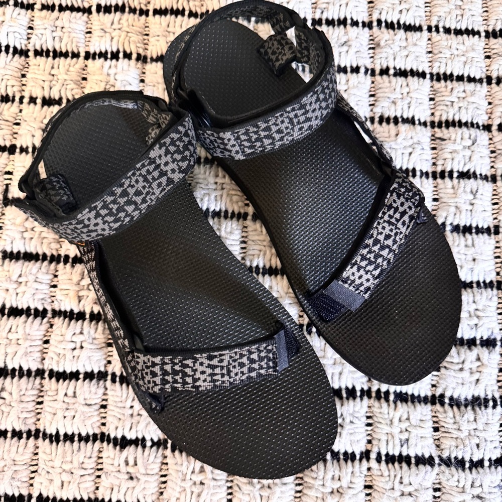 New Black Silver Gray Aztec Sports Outdoor Sandals 14 Camping Hiking Gorpcore